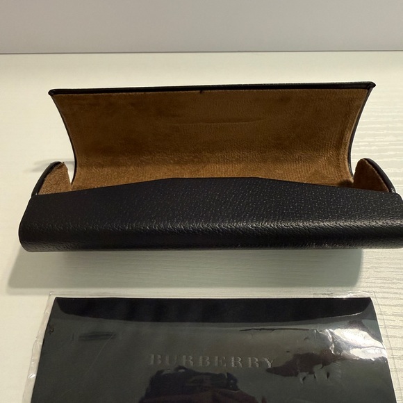 ๐ Burberry Black Leather Hard Case + Cleaning Cloth ๐ค Luxury Eyeglass Case - Picture 8 of 16